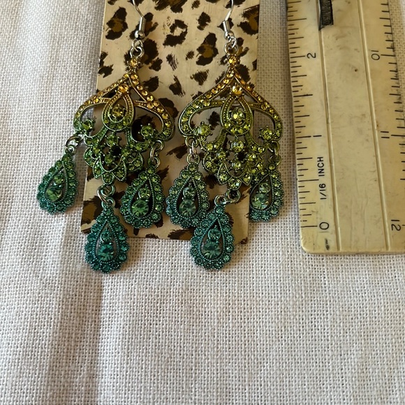 Designer Fashion Earrings. - Picture 1 of 2